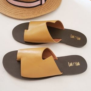 The Addison contemporary slides sandals 8.5